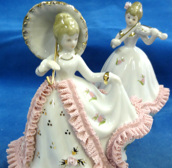 陶製 レース人形オルゴール ピンク 2種類（曲目固定 既製品